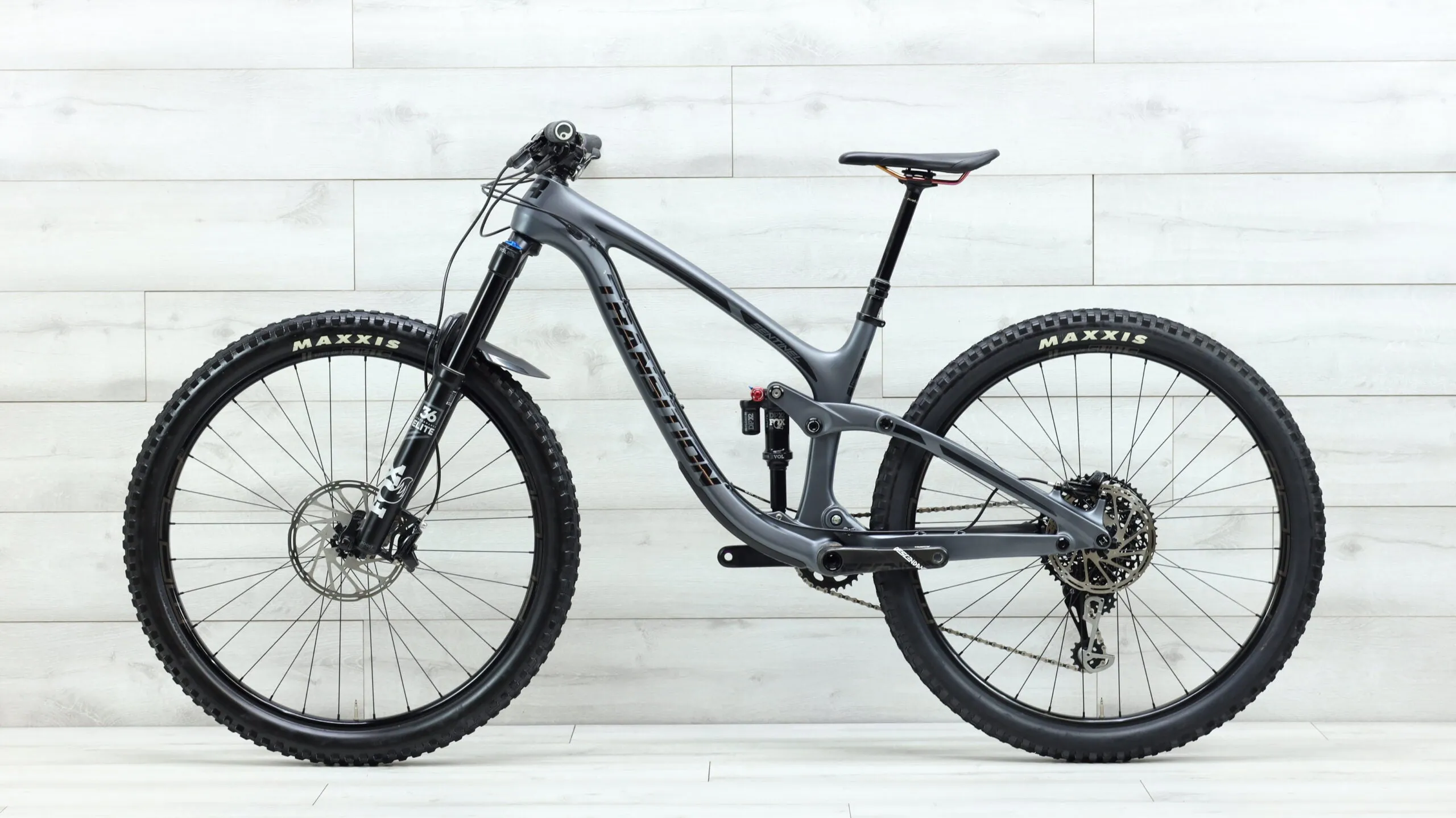 2019 Transition Sentinel Carbon XO1  Mountain Bike - Medium