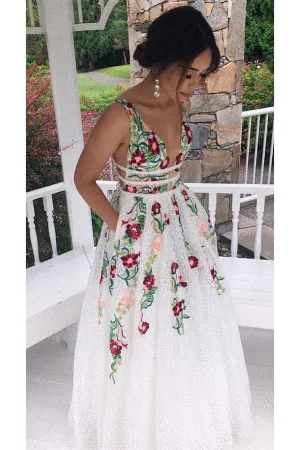 A Line V Neck Ivory Lace Prom Dresses with Flowers , Long Sleeveless Party Dresses with Appliques UQP0003