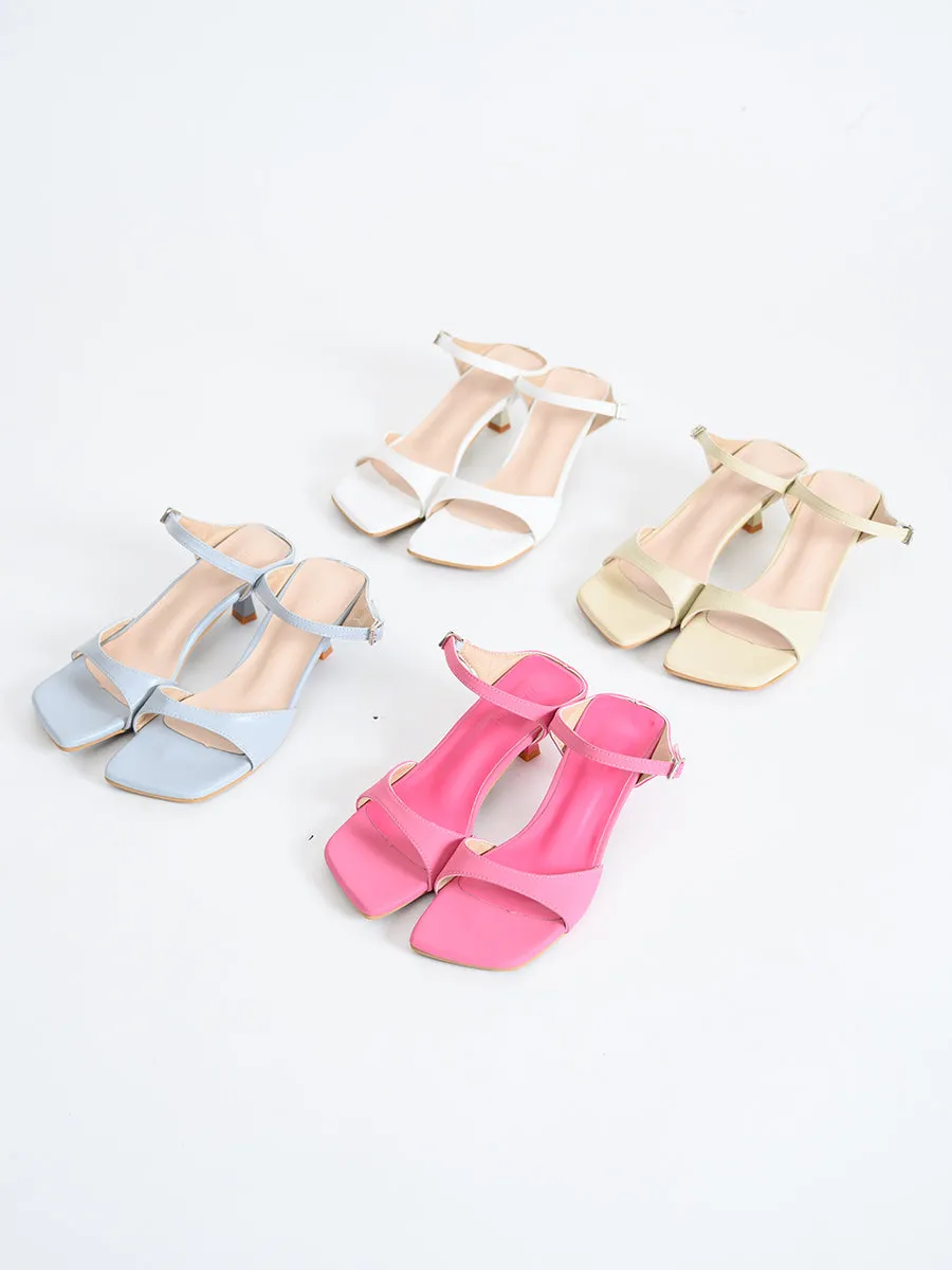 BASIC Ricoa Buckle Heels