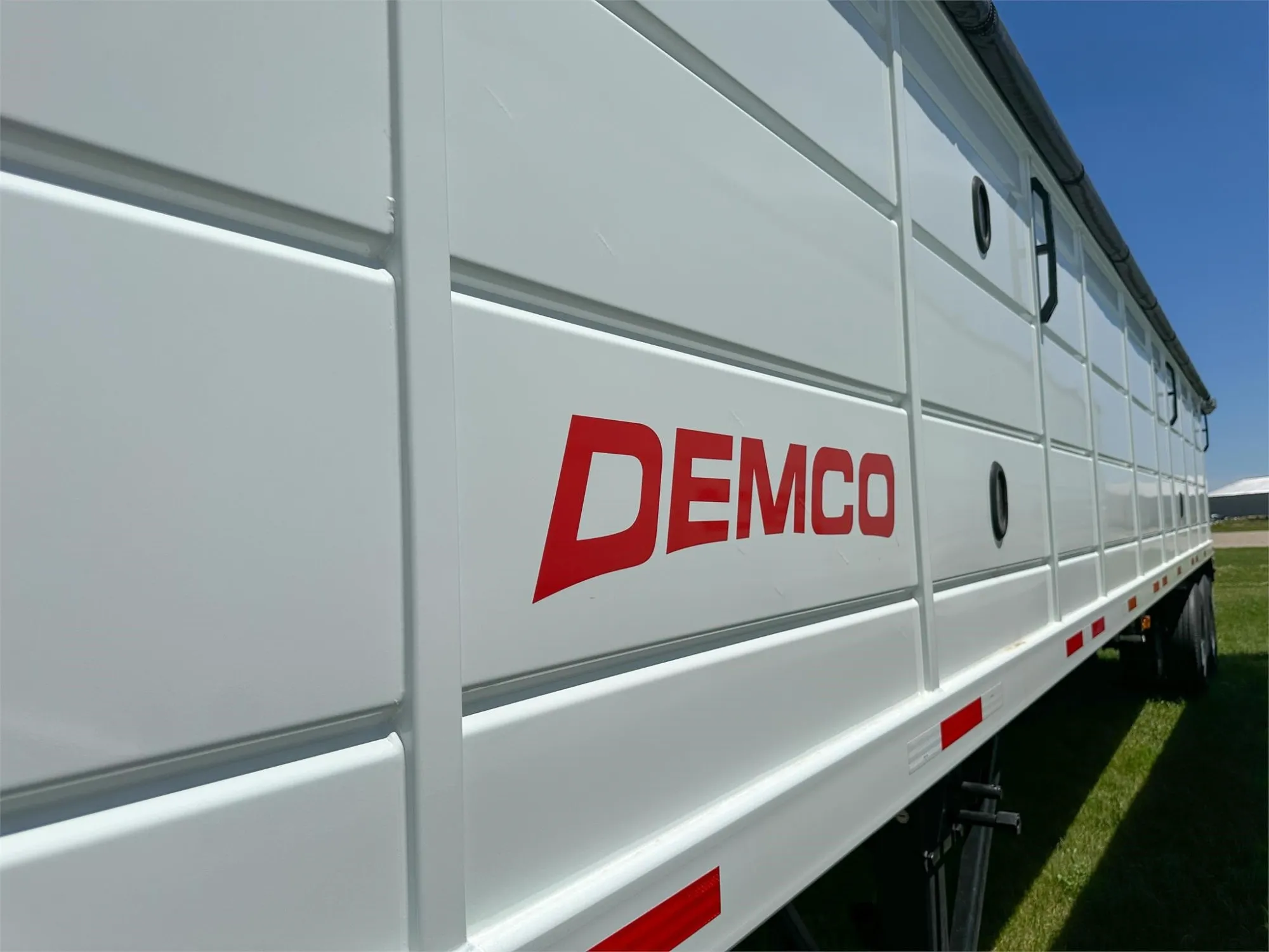 Demco Steel Hopper Bottom Trailers | Length 40' ft | Weight 11,000 Lbs | King Pin Setting 18" | For Tractors