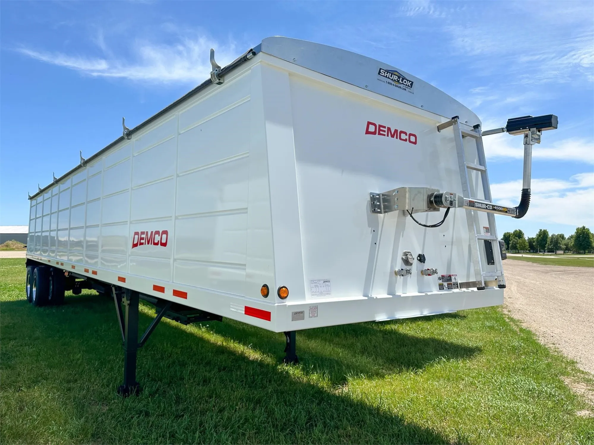 Demco Steel Hopper Bottom Trailers | Length 40' ft | Weight 11,000 Lbs | King Pin Setting 18" | For Tractors