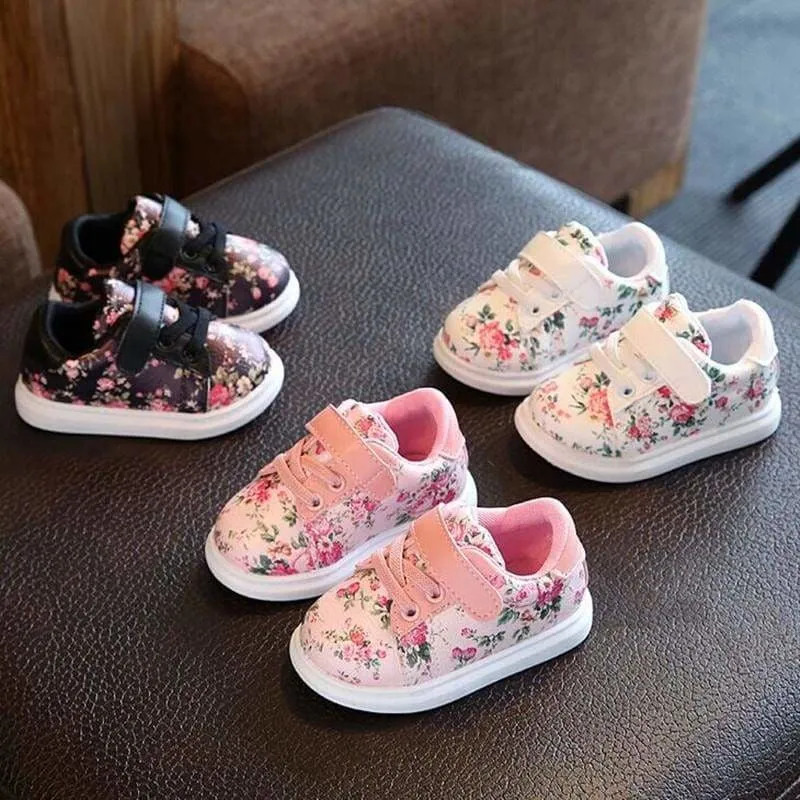 Retro Hip Floral Sneaker