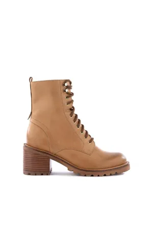 Seychelles Irresistible Boot In Tan Nubuck